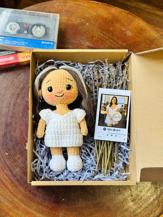 Custom Crochet Doll from Photo – Personalized Gift with Photo Card for Her, Birthday, Graduation, Christmas, Valentine’s & More